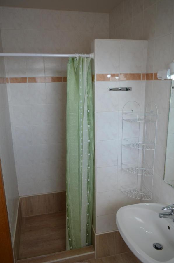Gazlang Apartman Hajduszoboszlo Exterior photo